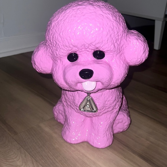 Aritzia Dog - Picture 1 of 3